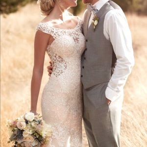 Essence of Australia D2322 off shoulder wedding dress size Sm.